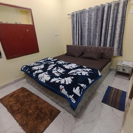 Sudarshan Home Stay Varanasi Esterno foto